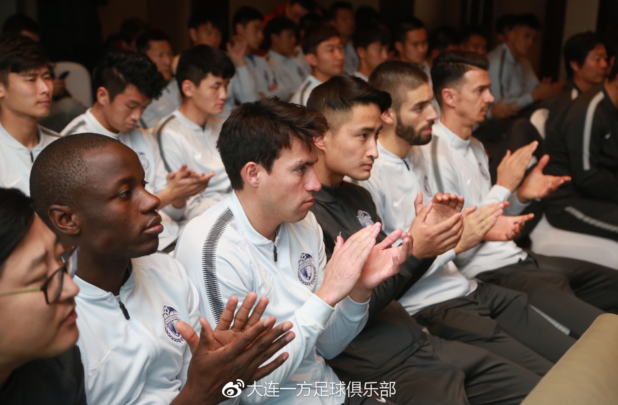 米乐官网入口-关于大连一方对战亚洲劲旅的比赛精彩纷呈！的信息
